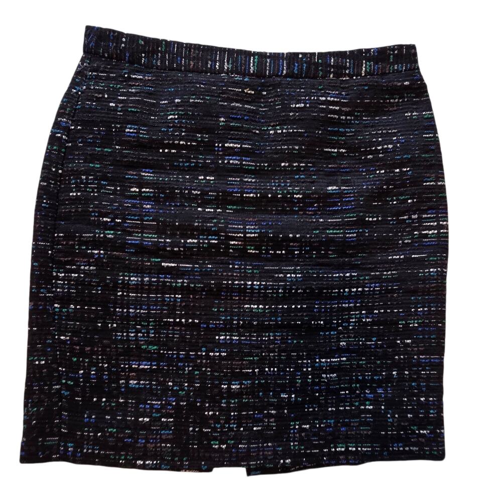 Loft Pencil Skirt Size 6, lined, back zipper and slit, length 20", waist 30"